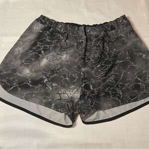 Active athletic shorts